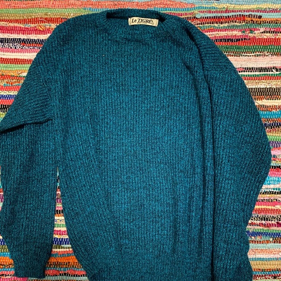 Hi there! I’m selling clothes for autism awareness! - Picture 1 of 1